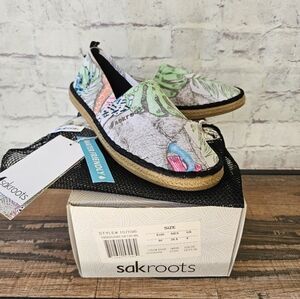 New In Box SakRoots Eton Neon Wildlife Neoprene Espadrille Water Shoe 9